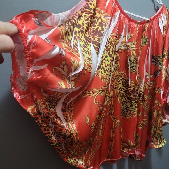 Suzy Shier Short Batwing Cold Shoulder Top S - Picture 4 of 6